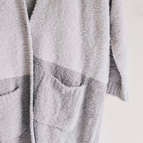 Thread & Supply, Cozy Cloud Wrap – OS - Picture 3 of 3